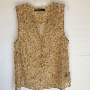 Women’s sleeveless top